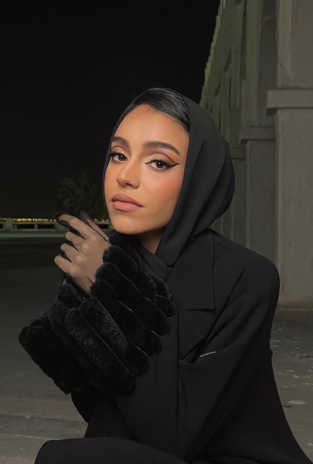 أطلقت زينة عماد مؤخرا أغنية يمر صوتك