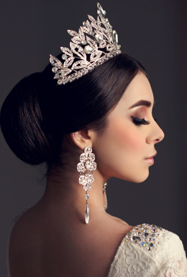 موديلات أقراط ماس فخمة لاطلالة عروس 2023