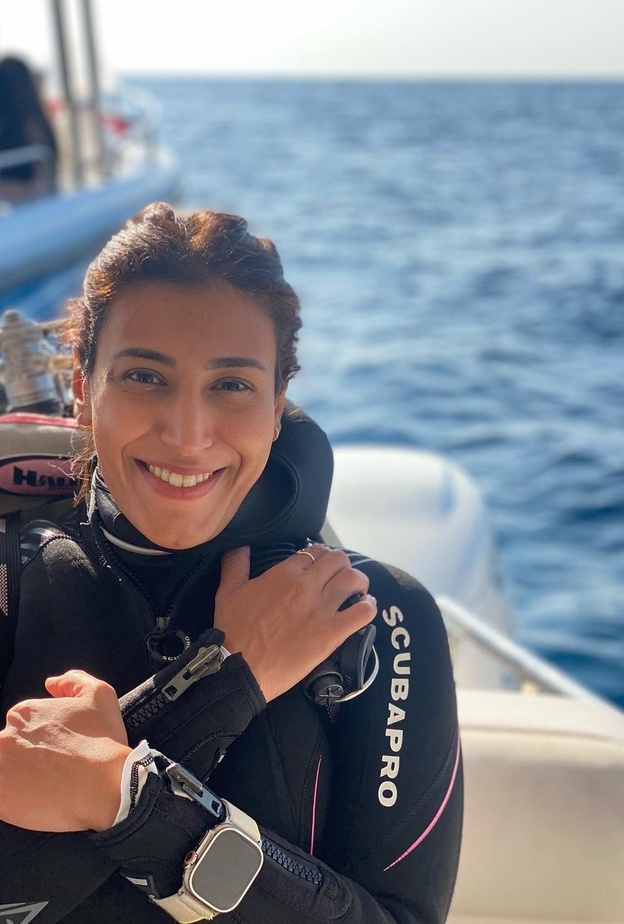 الغواصة السعودية "نوف العصيمي" تدافع عن الشعاب المرجانية في البحر الأحمر بمشاركتها في المنتدى الاقتصادي العالمي