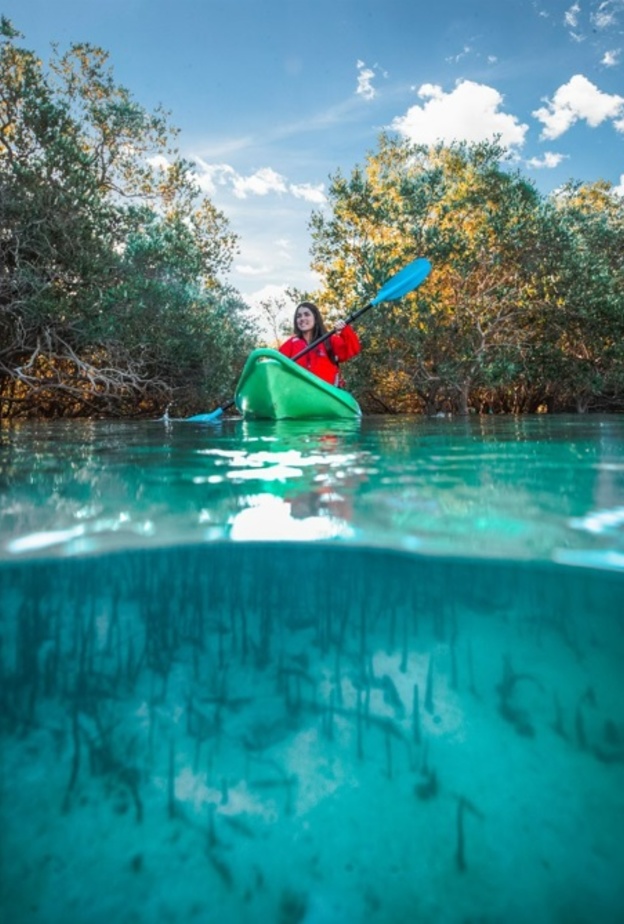 أجواء ممتعة وتجارب ساحرة تنتظر عشاق الكاياك