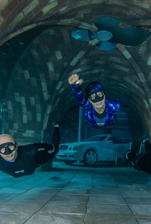 تجارب ممتعة لعشاق المغامرة في ديب دايف دبي.