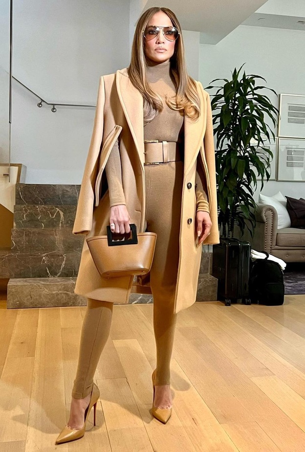 فوق الـ40 وإطلالاتهنّ بغاية الأناقة والعصرية... نجمات تثبتن أن التقدّم بالعمر لا يقف عائقًا أمامهنّ