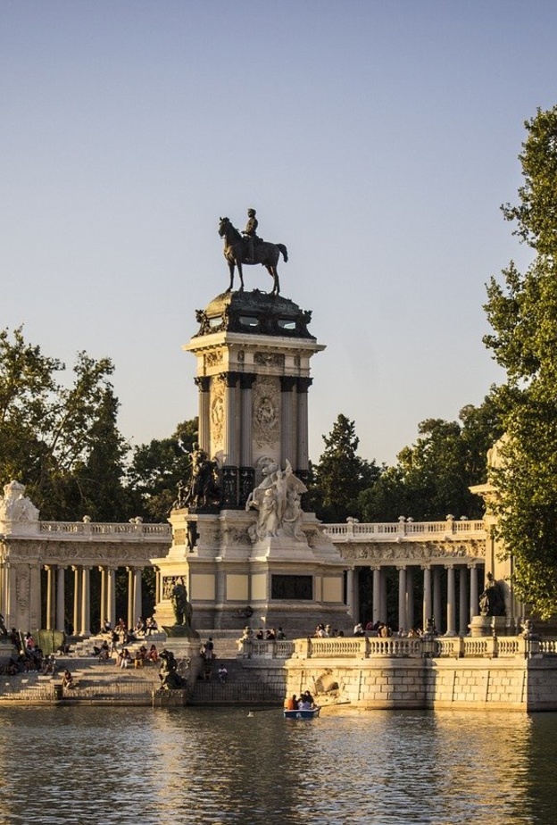 السياحة في مدريد تجربة ساحرة هذا الشتاء