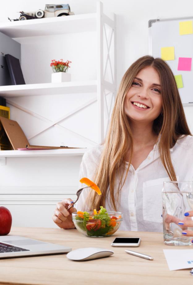 حيل ذكية تساعدك على خسارة الوزن خلال دوام العمل