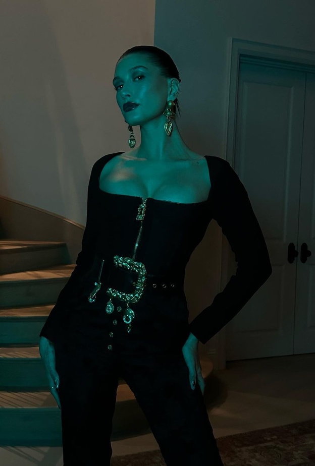 صيحة أكسسوارات الثمانينات بلمسة عصرية