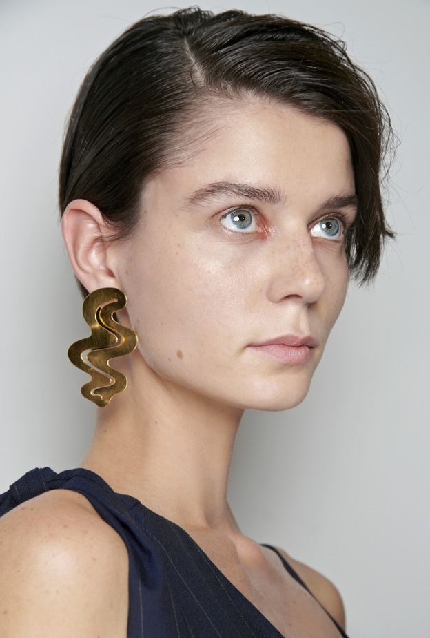 تقنيات تجميلية لعلاج الهالات الداكنة