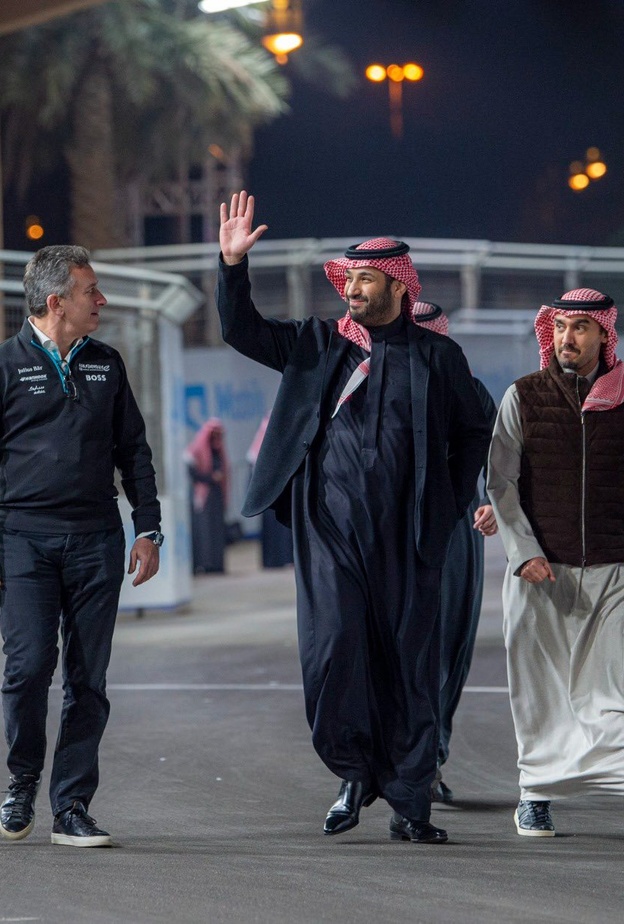 حفاوة كبيرة في استقبال سمو ولي العهد في سباق فورمولا إي الدرعية 2023