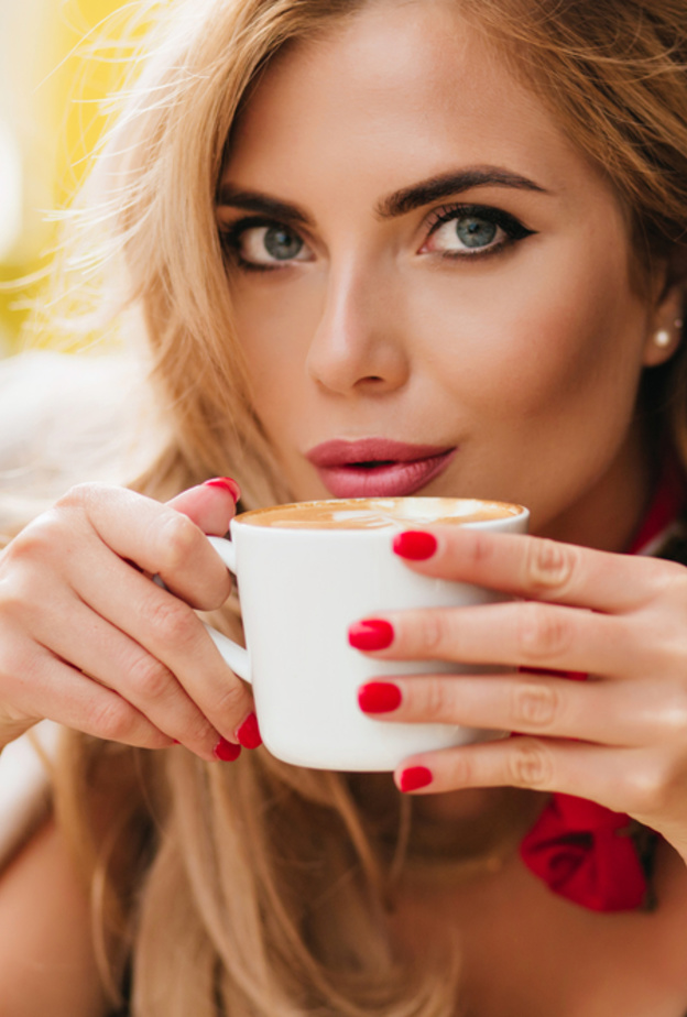 ما هي أضرار مبيضات القهوة وبدائلها الصحية