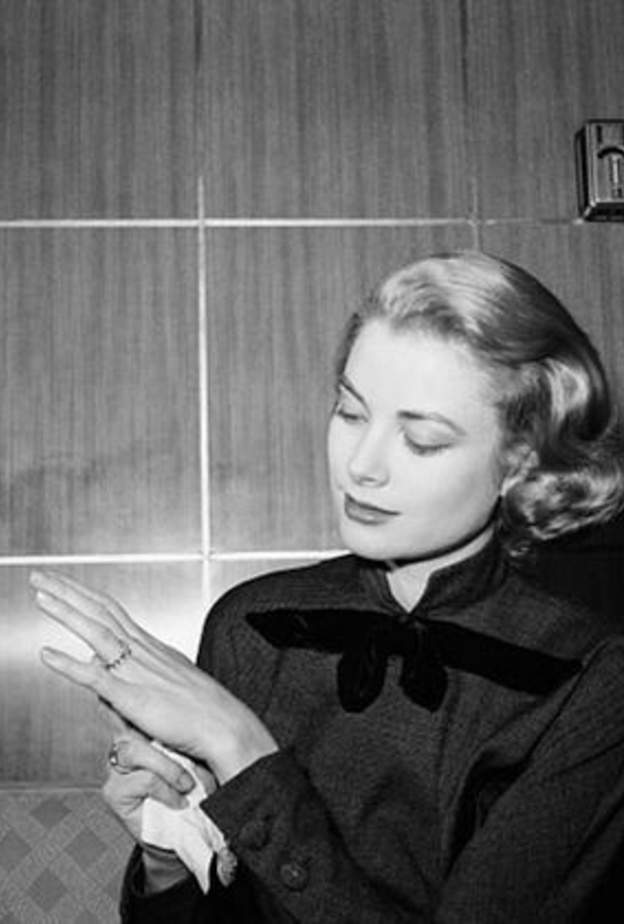 اكتشفي قصّة خاتمَي خطوبة غريس كيليGrace Kelly