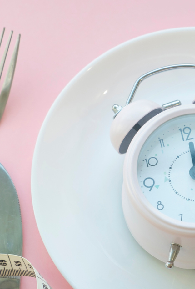 لإنقاص الوزن وحرق الدهون..ركَزي على مواقيت وجباتك