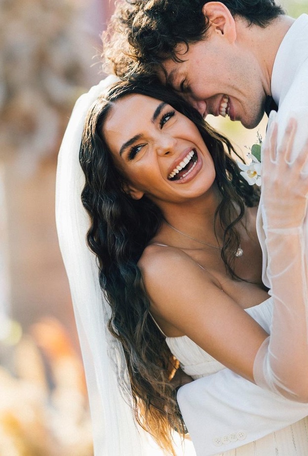 لقطات عفوية في حفل زفاف ايبرو شاهين