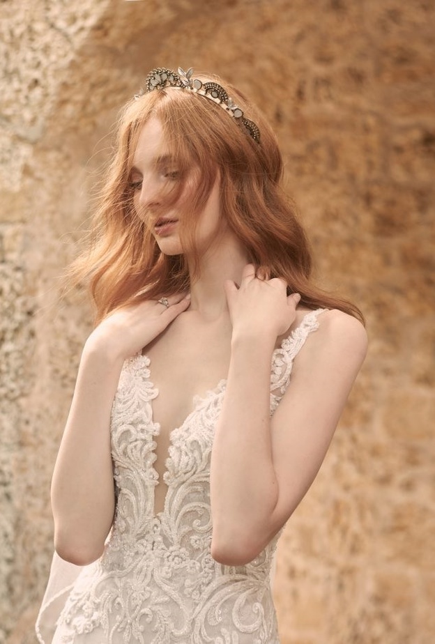 فستان عروس صاحبة الصدر الصغير