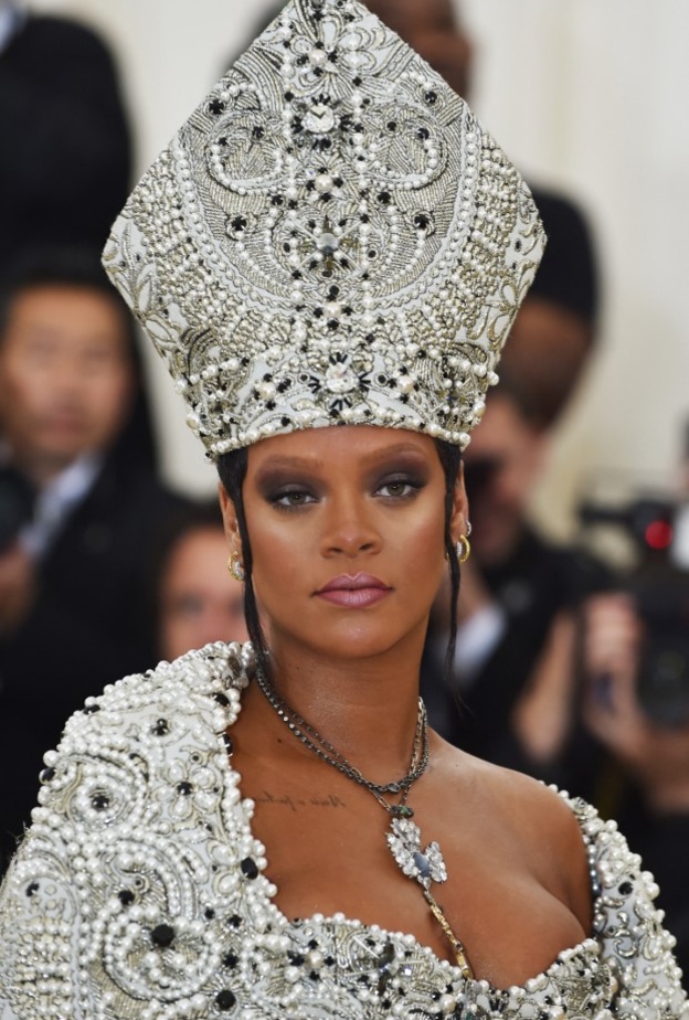 نجمات تألقنّ بقطع مجوهرات vintage خرافية 