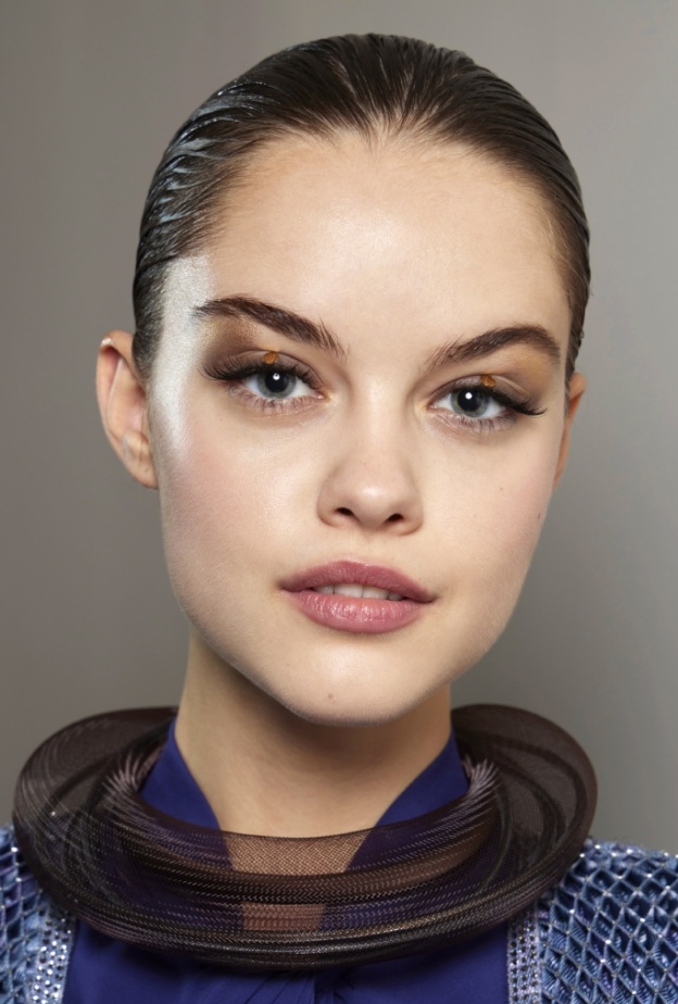 حقن تجميلية لشد الجلد وتحسين مظهر البشرة