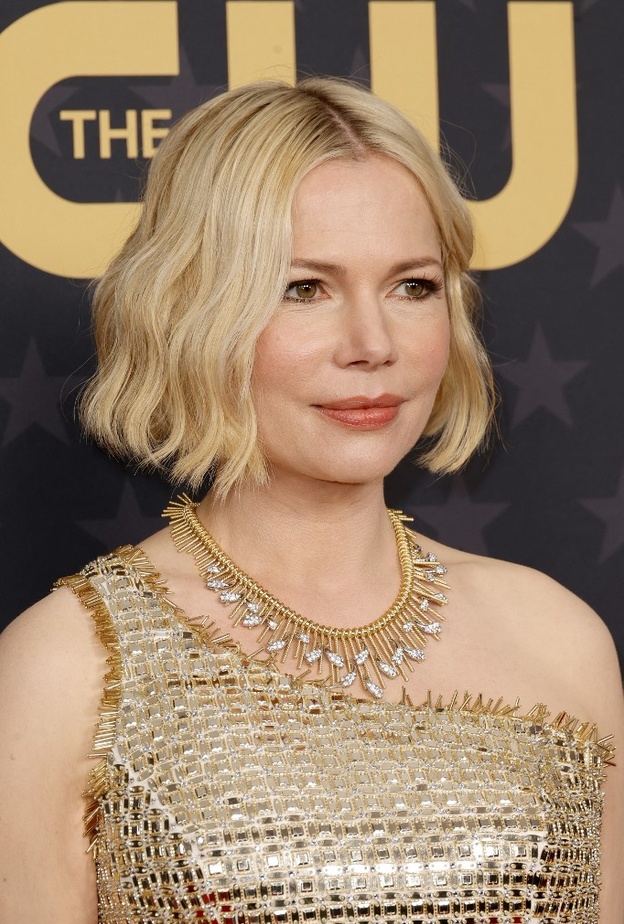  مكياج وتسريحات شعر النجمات في في حفل جوائز Critics Choice