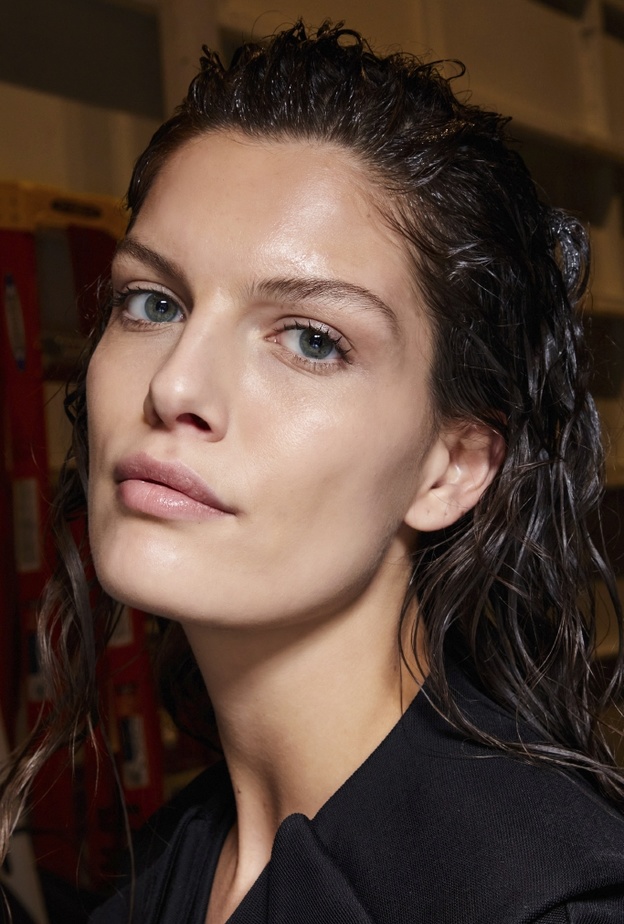 كيف تختارين السيروم المناسب لنوع بشرتك