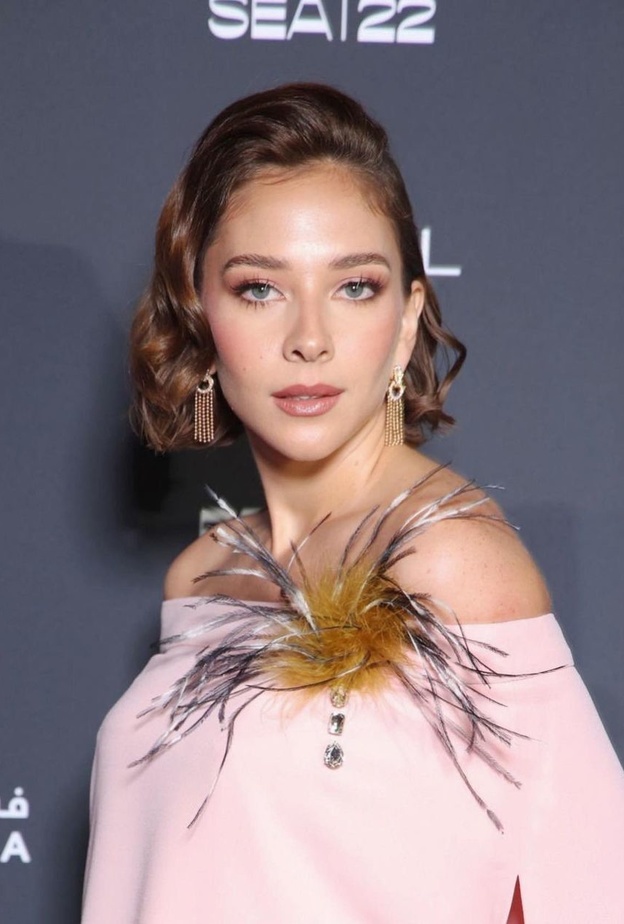 الفنانة فاطمة البنوي