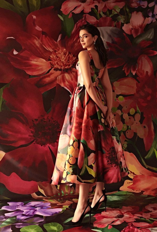 شاهدوا النجمة الهندية ديبيكا بادكون بإطلالة مبهجة احتفالا بنجاح فيلمها الجديد "Pathaan"