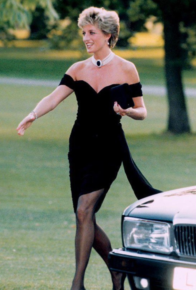  أبرز عناوين الموضة خلال العقود الثلاثة الأخيرة بمناسبة الذكرى اللؤلؤية لتأسيس مجلة "هي"