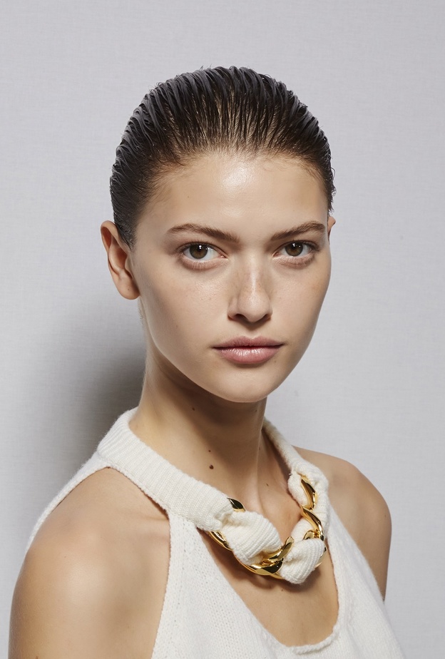 حيل للبشرة الجافة تفيدك في روتين جمالك اليومي