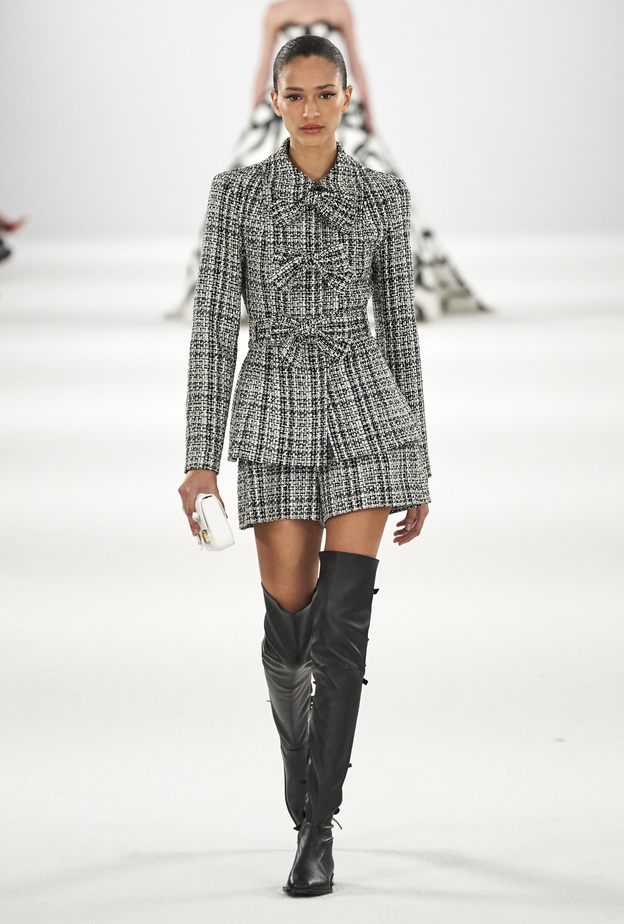 6 أفكار لارتداء موضة البوت فوق الركبة