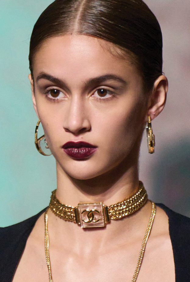 اتجاهات جمالية عصرية تنبثق من خشبات العروض لربيع صيف 2023 .. هل تجرؤين على إعتمادها؟