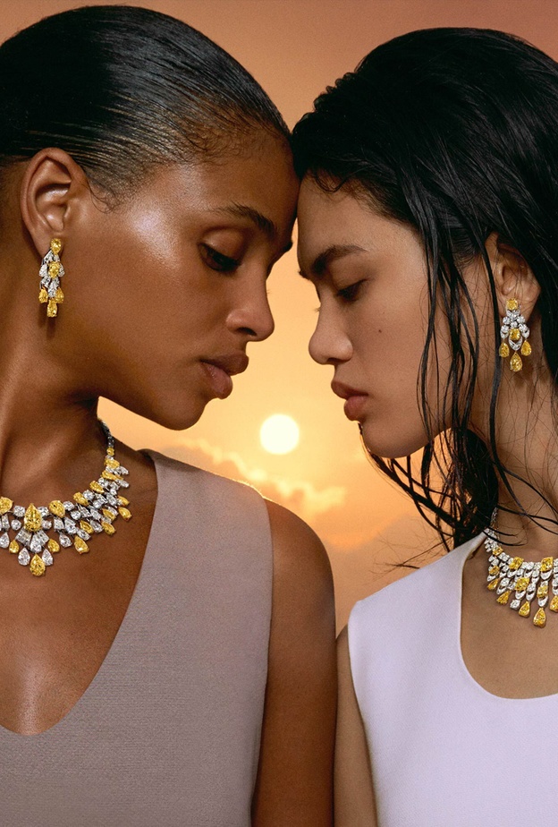 أروع الأقراط الطويلة من أحدث مجموعات المجوهرات