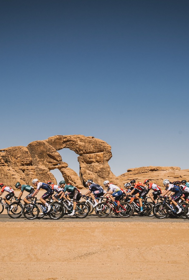 العُلا تحتضن النسخة الثالثة من سباق طواف السعودية.. تعرفوا على تفاصيل السباق العالمي