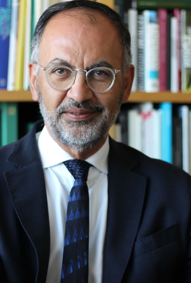 مدير جائزة الآغا خان للعمارة يشارك في فعاليات بينالي الفنون الإسلامية