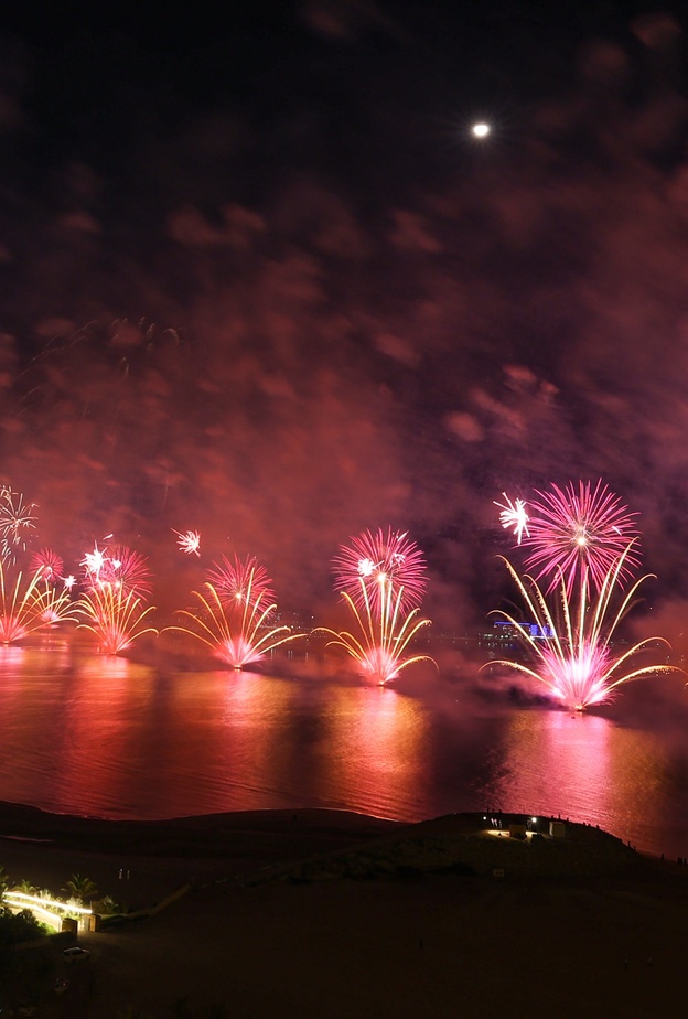 عرض مبهر للألعاب النارية في رأس الخيمة ورقمين قياسيين ترحيباً بالعام الجديد