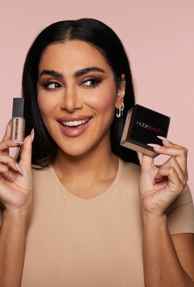 كونسيلر Fauxfilter وبودرة التثبيت والبايكنغ السائبة Easy Bake من هدى بيوتي