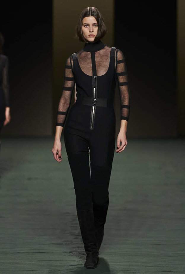 جمبسوت مميّز باللّون الأسود من Hermes