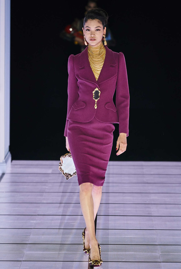 موضة التايور الكلاسيكي تعود الى الواجهة