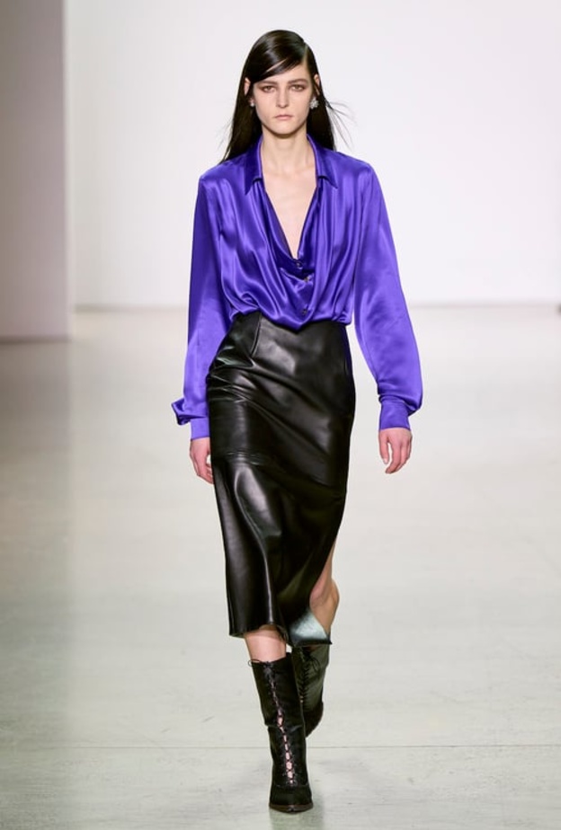 تنسيقات في التنورة الجلد على كل امرأة اعتمادها 