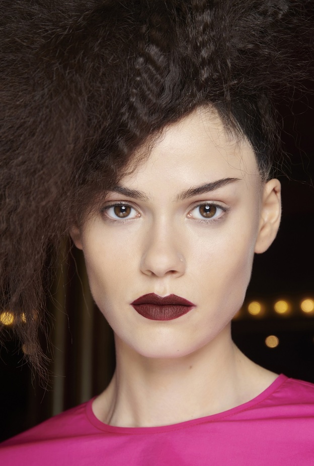 مستحضرات أحمر الشفاه التي تحتاجينها في كل شتاء