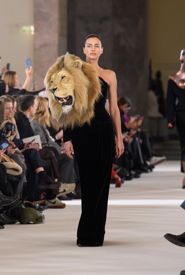 10 معلومات عن Schiaparelli... كيف غيّرت الدار الفرنسية وجه الموضة