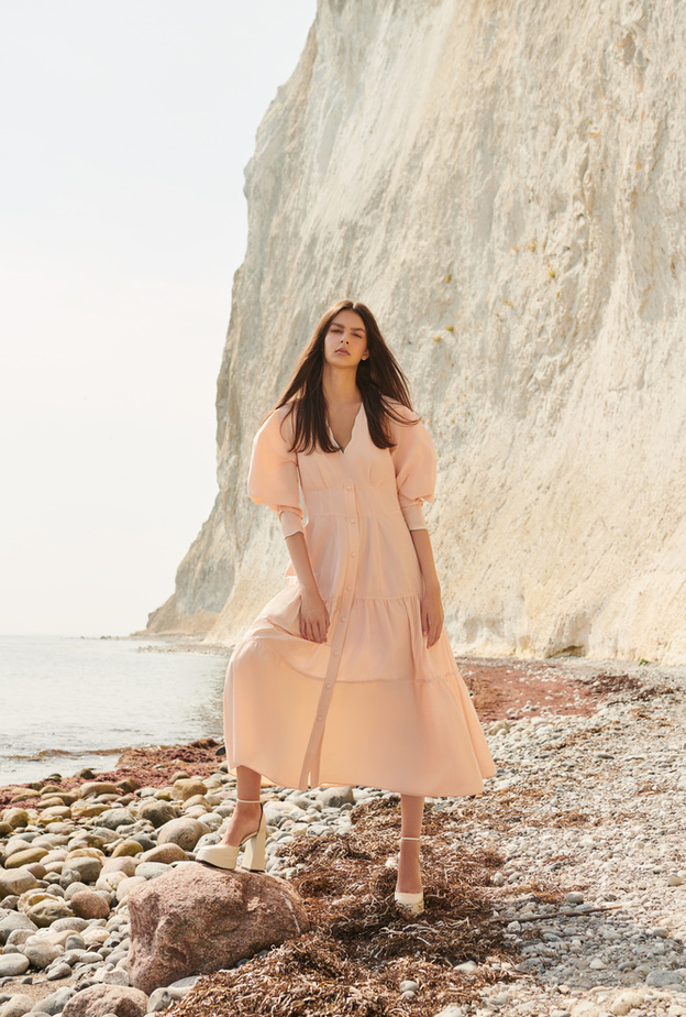 Amarah تُطلق مجوعتها الجديدة لربيع وصيف 2023... تصاميم أنيقة بلمسة معاصرة