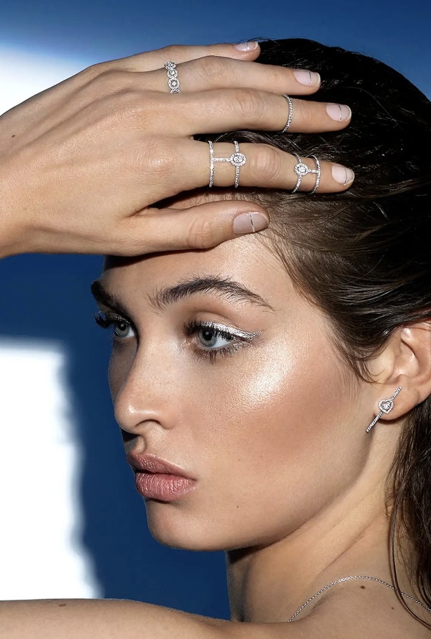 خواتم الماس لإطلالة أنثوية ناعمة مع بداية عام 2023