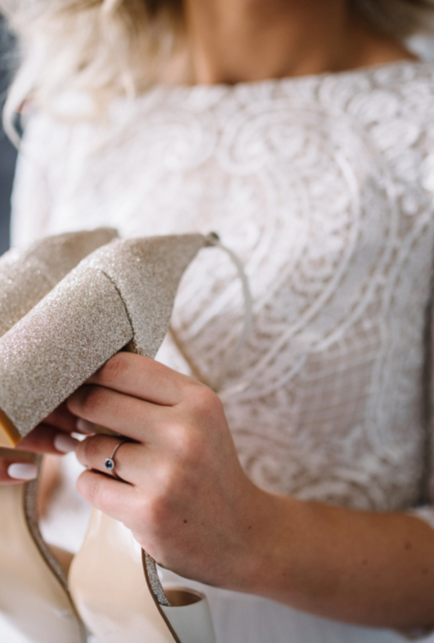 أحذية تناسب العروس في الشتاء