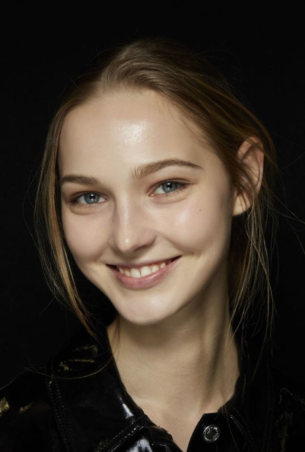 أبرز 10 تقنيات تجميلية لبشرة شبابية ونضرة دون إجراء عمليات جراحية