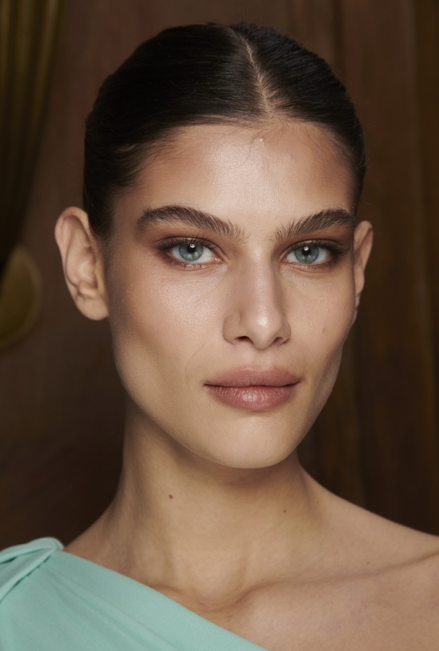 صيحات جمال ربيع 2023 وخطوات تطبيقها من اسبوع باريس للهوت كوتور