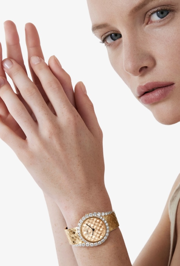 ساعات ذهبية فاخرة مناسبة لمولودات برج الدلو