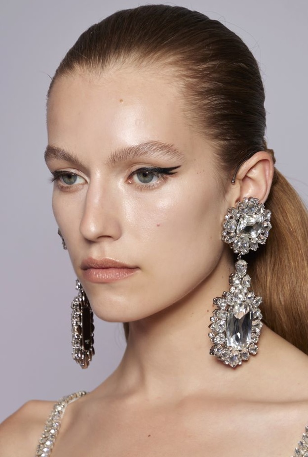 أفكار سهلة لجعل رسمات الآيلاينر الرفيعة تدوم أكثر في شتاء 2023.. وخطوات رسمها بسهولة