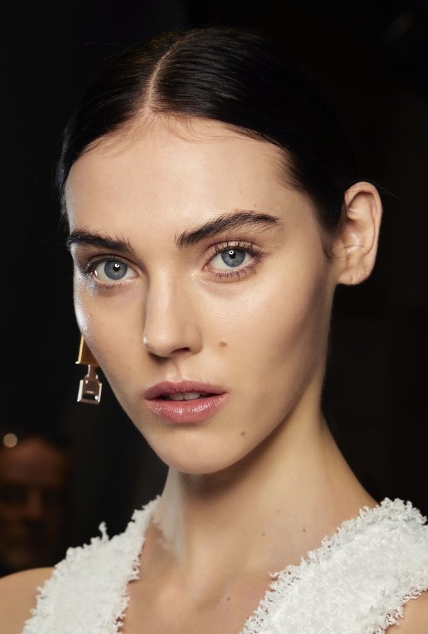 بشرتك أكثر شباباً في عام 2023 مع تقنية الهايفو HIFU ..إليك مميزاتها