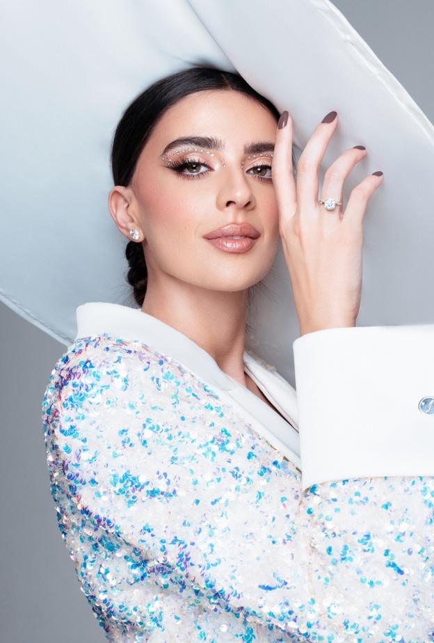 خبيرة التجميل كوليت اسكندر: سرّ العروس المتألقة بالمكياج المتوهّج والدافىء