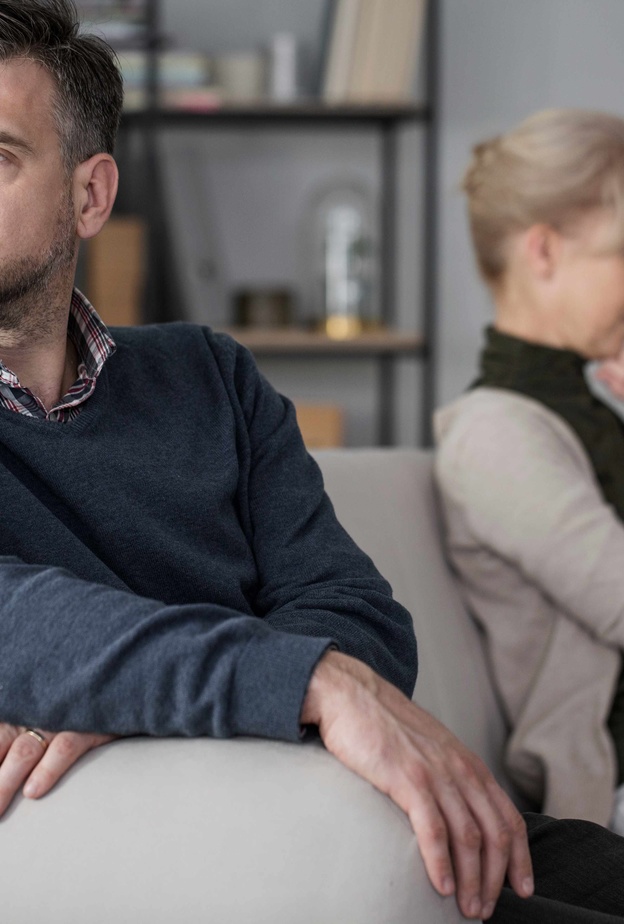 أزمة منتصف العمر عند الرجل بين المواجهة والتخريب .. كيف يمكنه النجاة