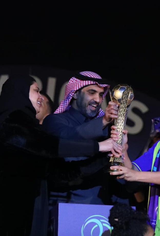 أضواء العريفي تتوج لاعبات النصر بالنسخة التاريخية الأولى للدوري الممتاز للسيدات