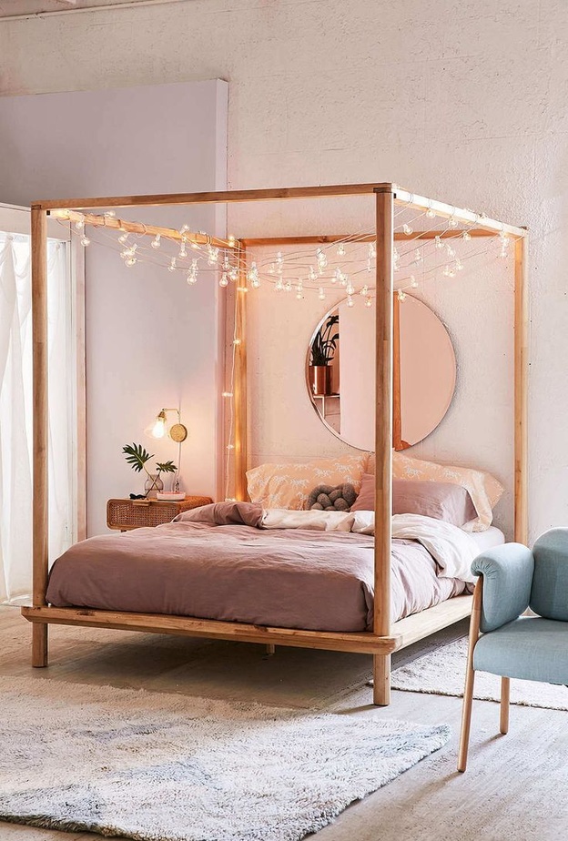 أضواء خيطية في ديكور سرير المظلة canopy