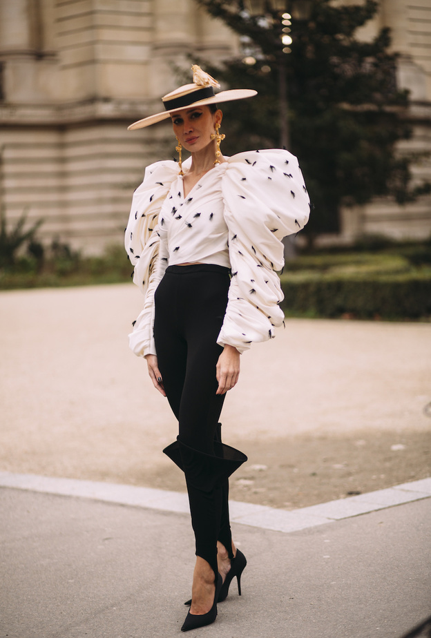 مزج الأسود مع الأبيض خطوة بسيطة لاطلالة عصرية وراقية 