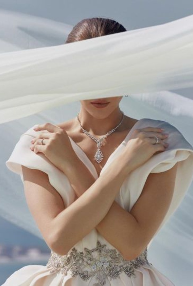 اختاري المجوهرات المناسبة لفستان الزفاف